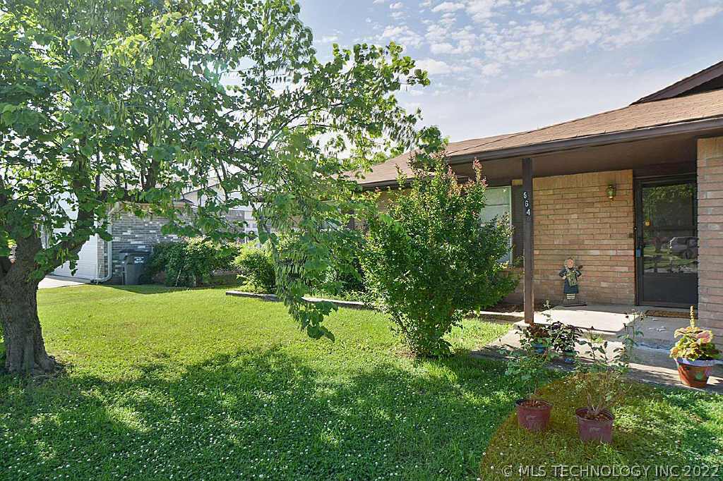 564 E 138th Place Property Photo 1