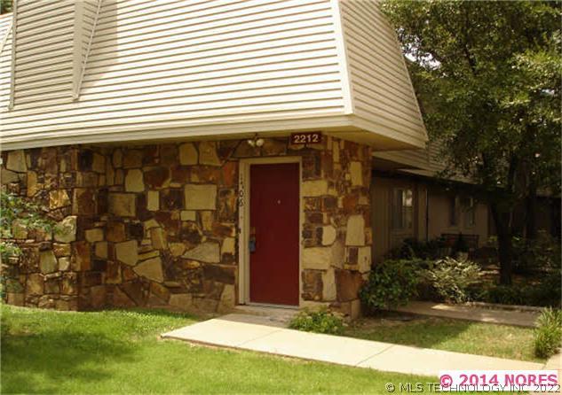 2212 E 66th Place 1706 Property Photo 1