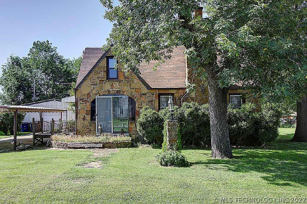 2520 W Easton Street Property Photo 1