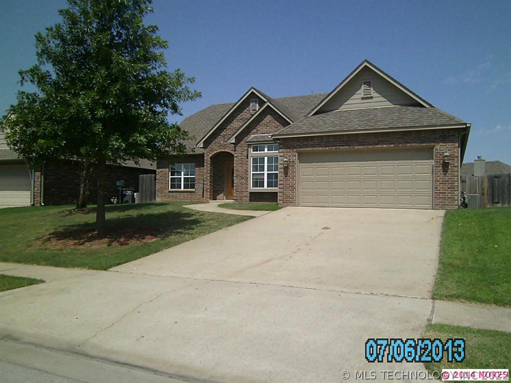 11718 S Nandina Avenue Property Photo 1