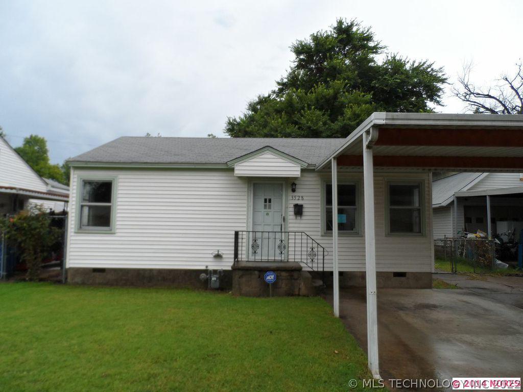 3528 E King Place Property Photo 1