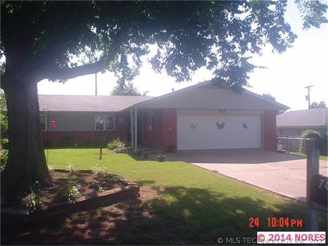 703 Brentwood Drive Property Photo 1