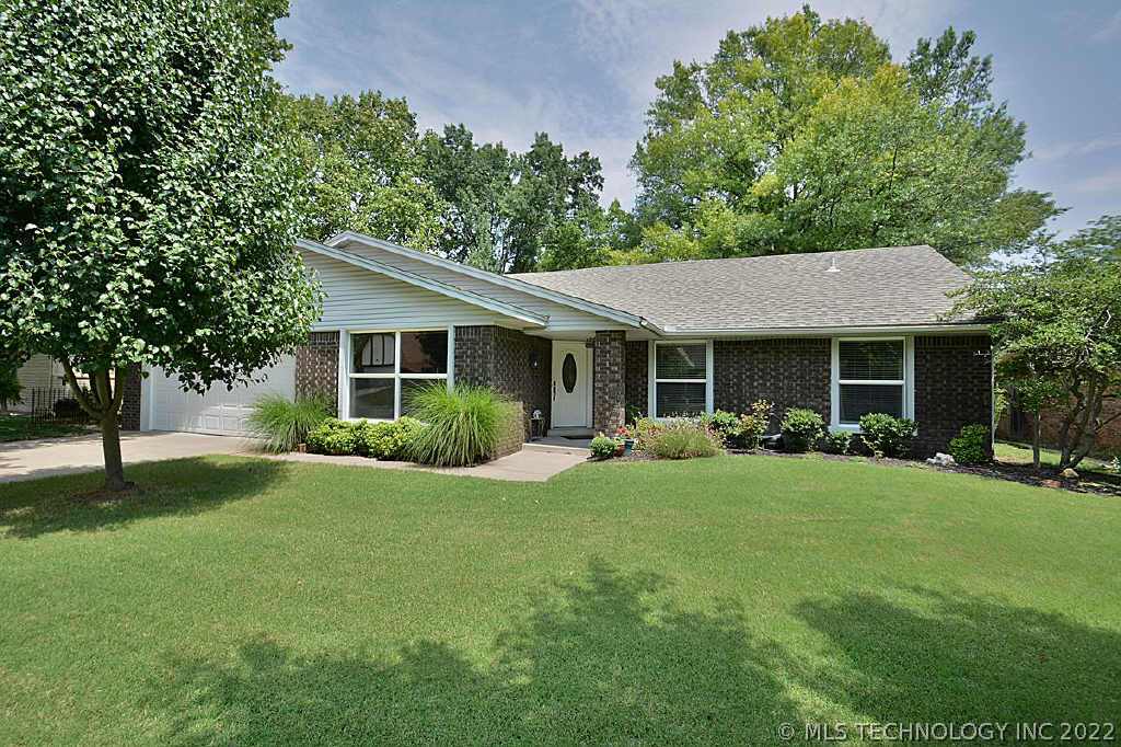 6937 E 78th Street Property Photo 1