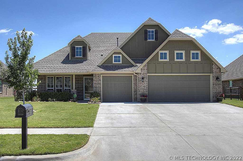 17520 E 45th Street Property Photo 1