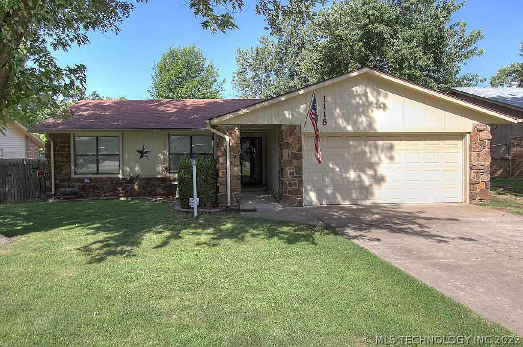 1118 N Juniper Avenue Property Photo 1