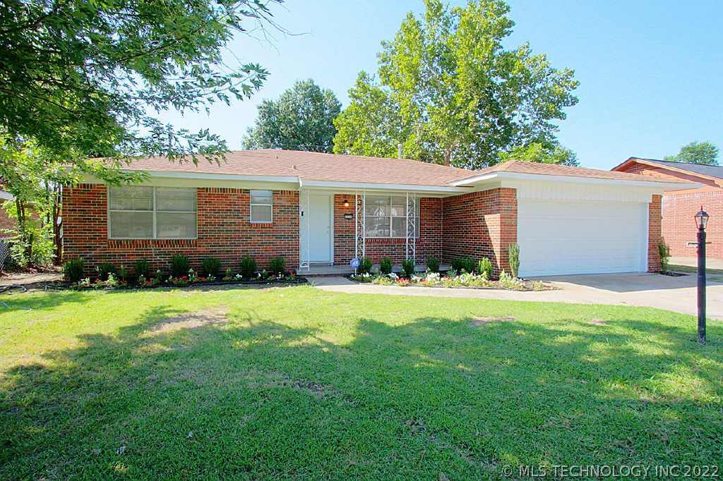8156 E 31st Court Property Photo 1