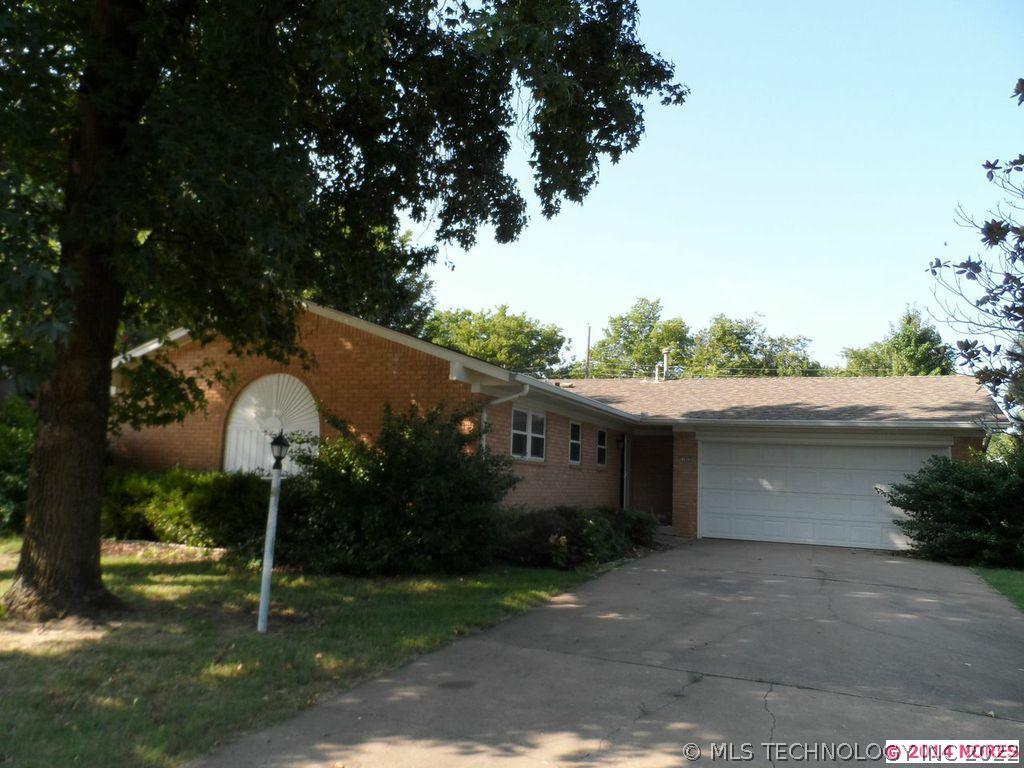 11932 E 1st Street Property Photo 1