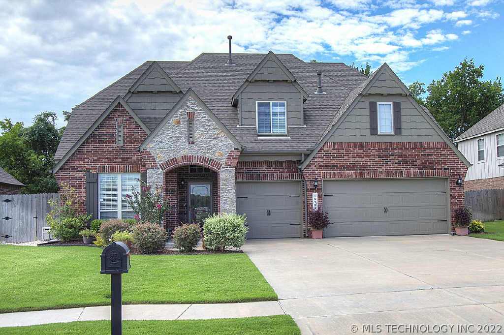 16902 E 48th Street Property Photo 1
