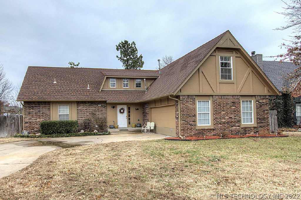 5001 S Poplar Avenue Property Photo 1