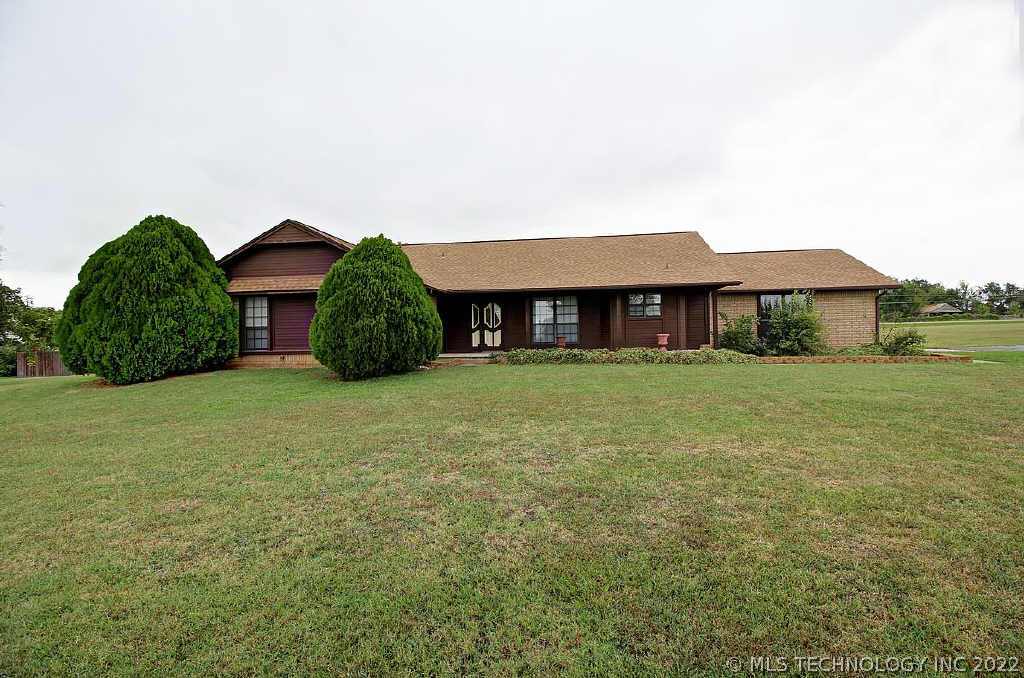 10913 E Canyon Oaks Boulevard Property Photo 1