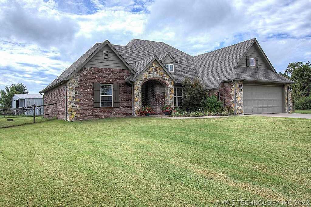 5922 E 186th Street Property Photo 1