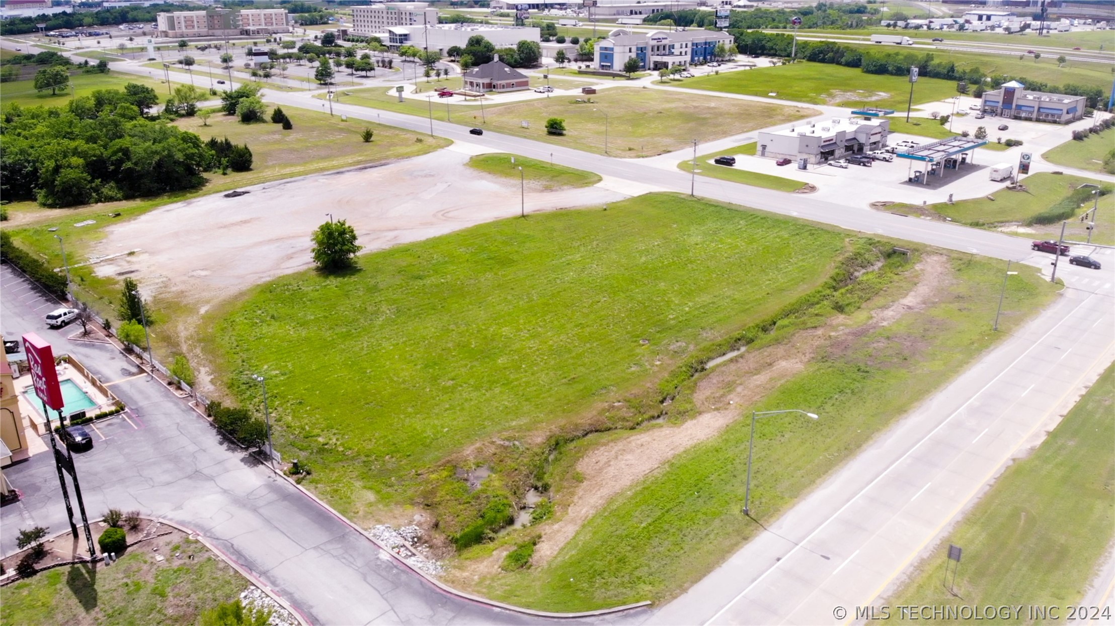 N Rockford Road Property Photo 4