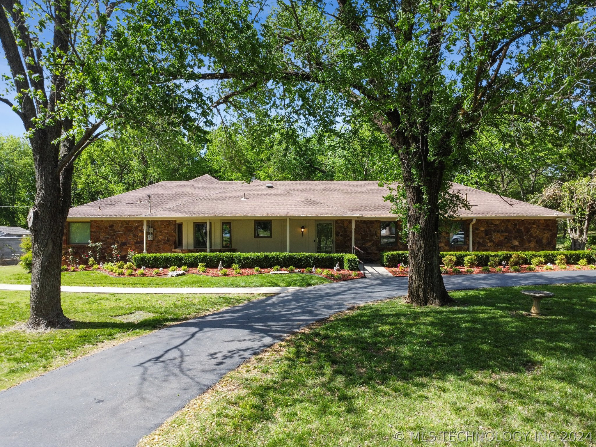 7902 S Waco Avenue Property Photo 1