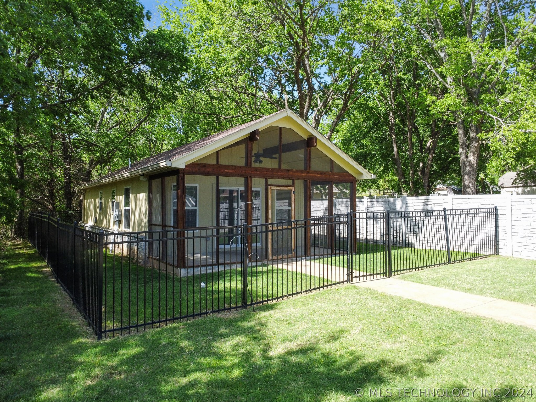 7902 S Waco Avenue Property Photo 31