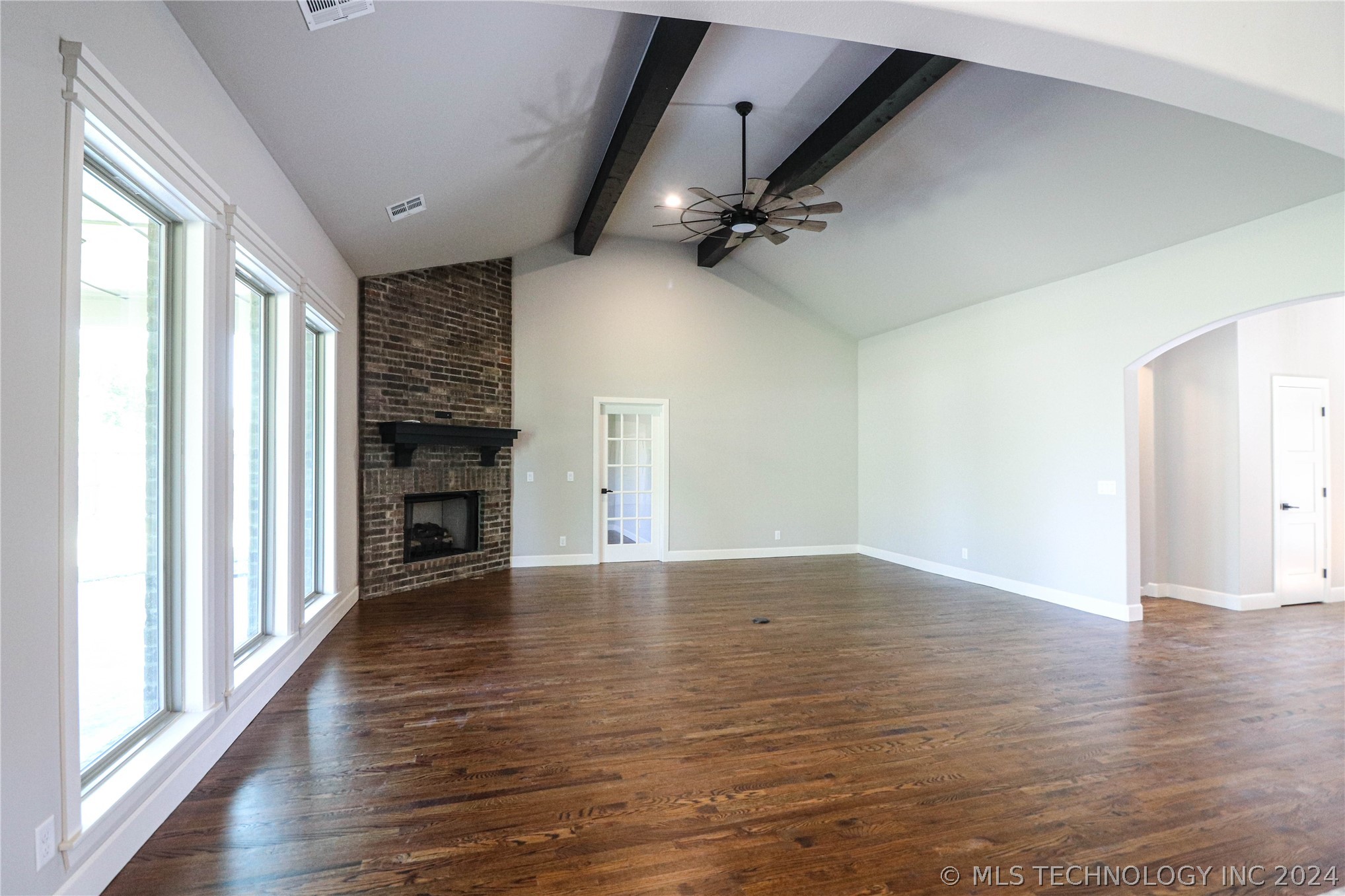 1440 Mabelle Drive Property Photo 7