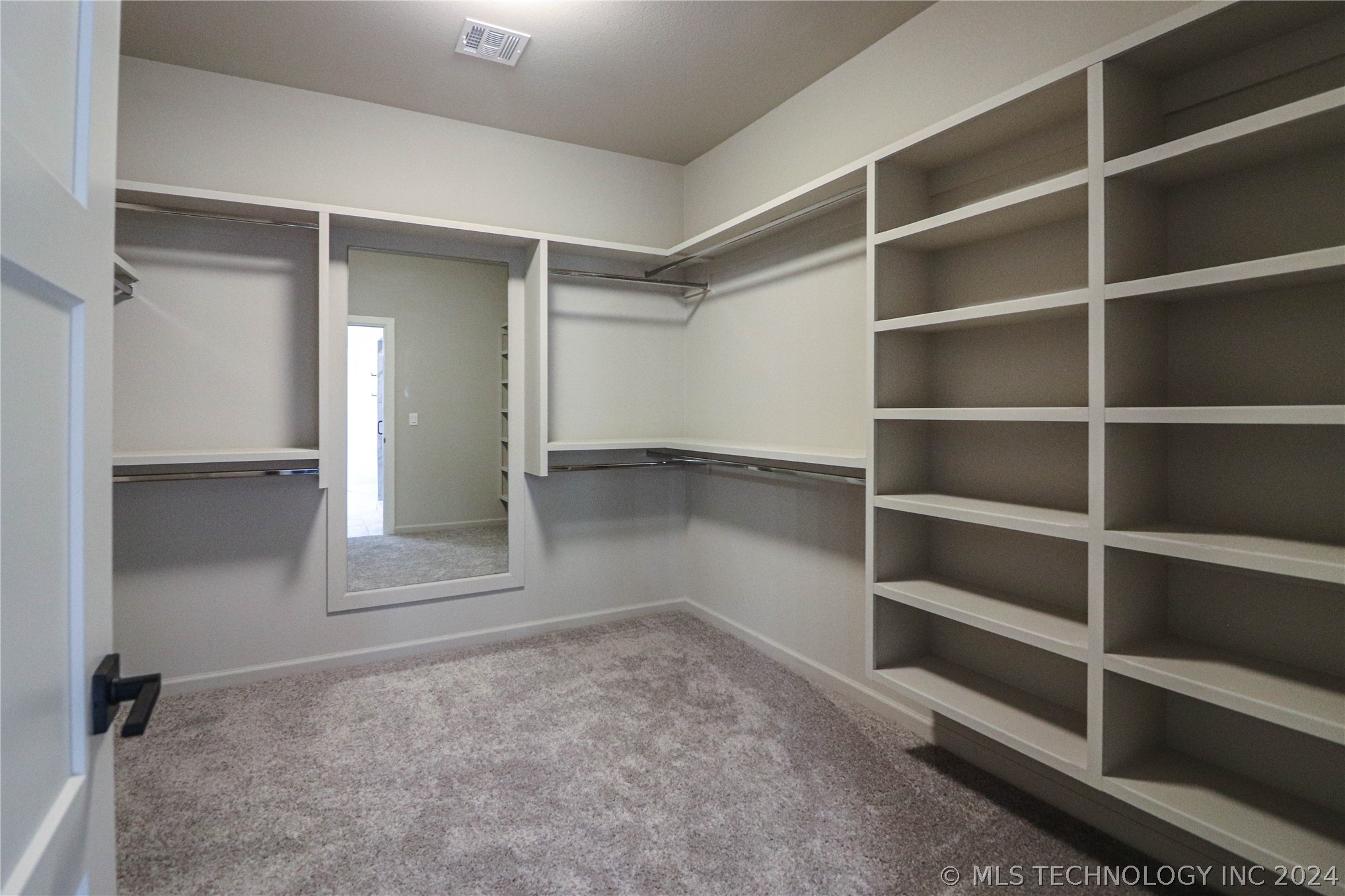 1440 Mabelle Drive Property Photo 26
