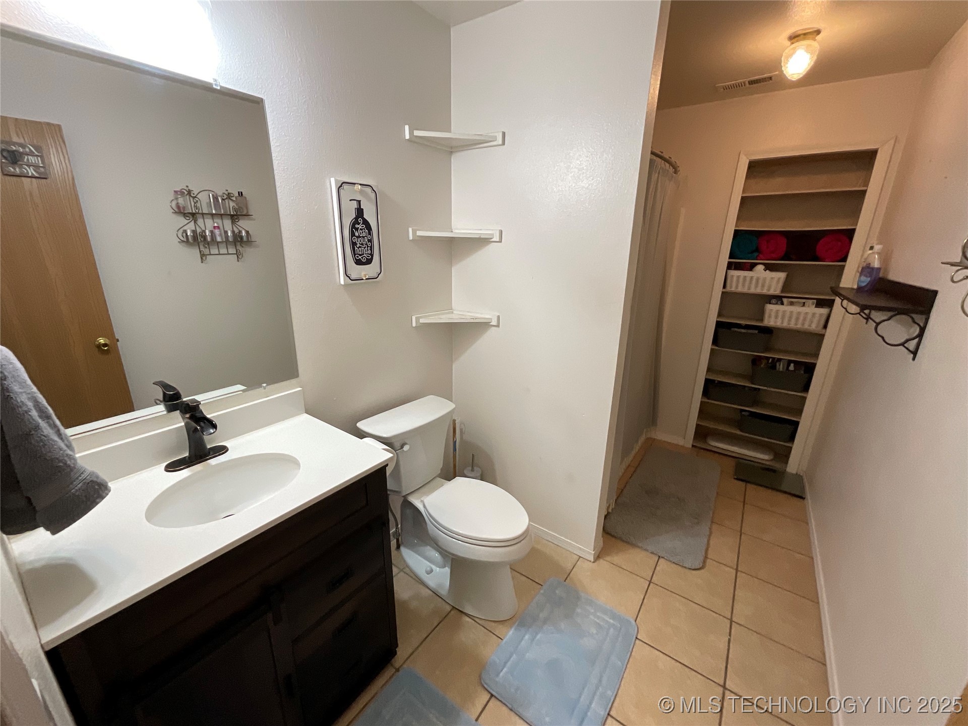 2201 Chanel Street Property Photo 17