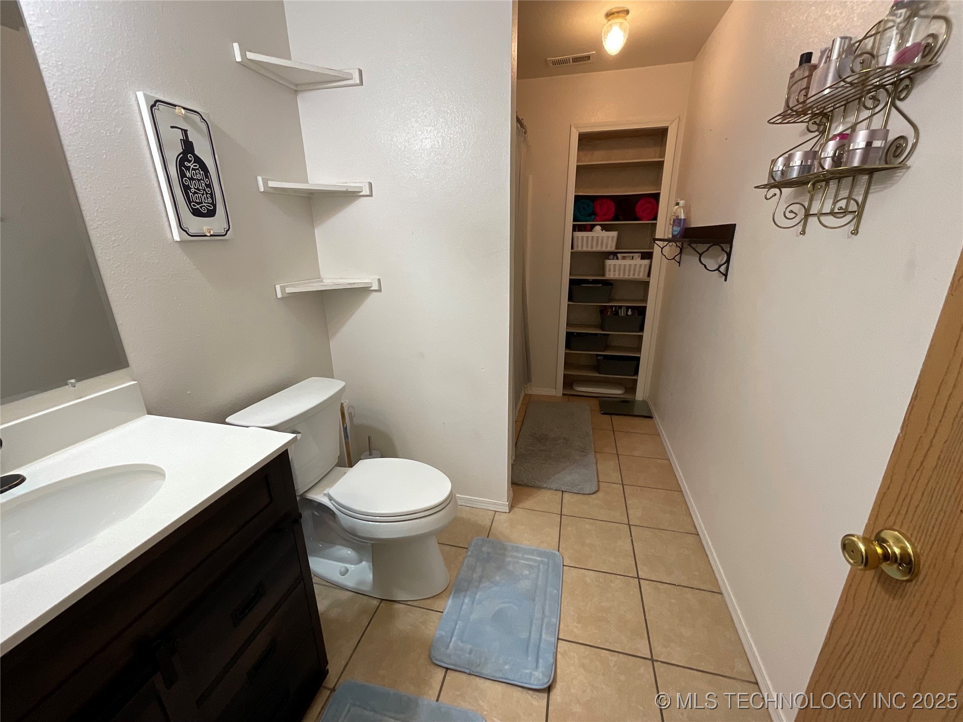 2201 Chanel Street Property Photo 18