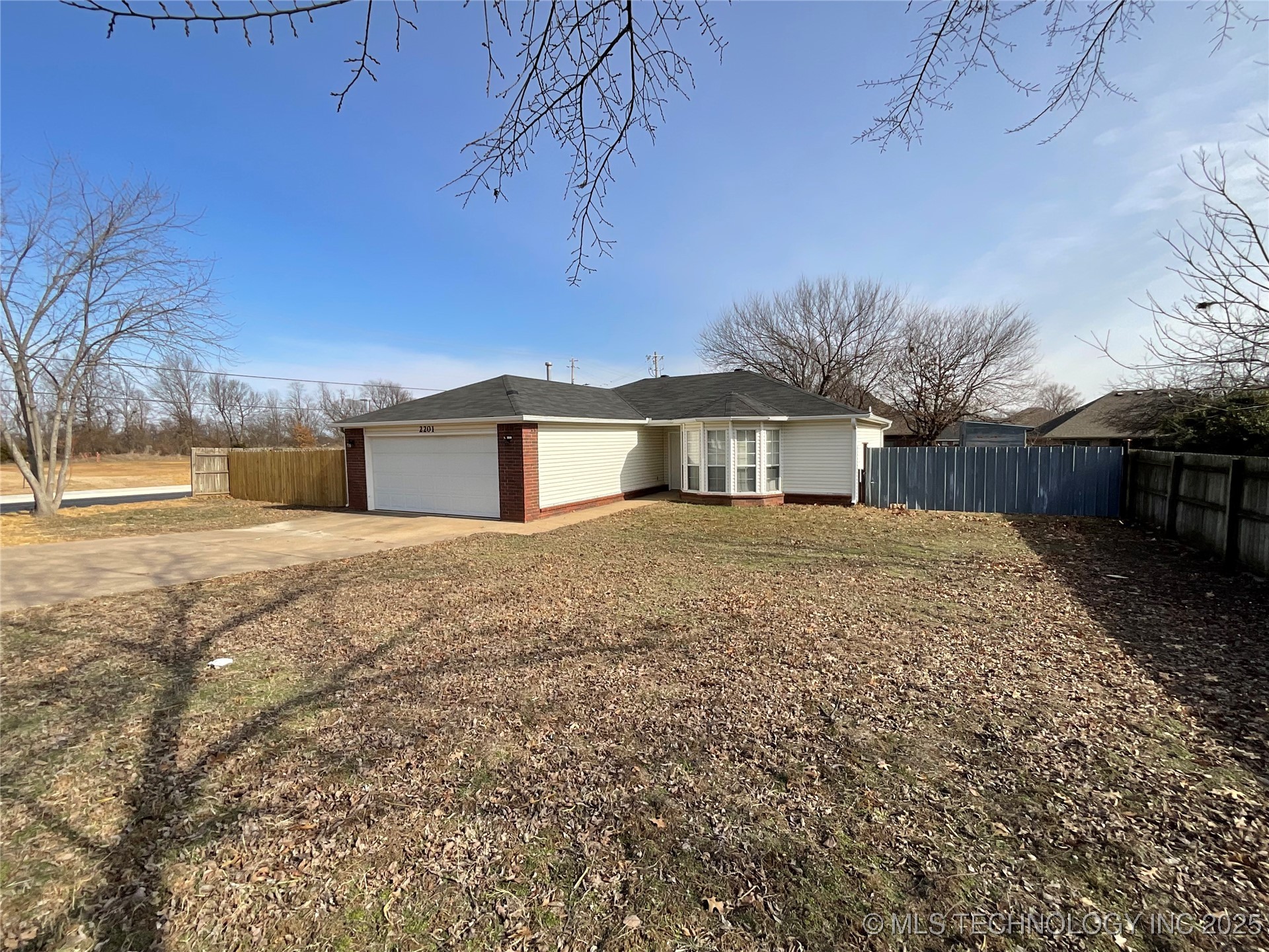 2201 Chanel Street Property Photo 28