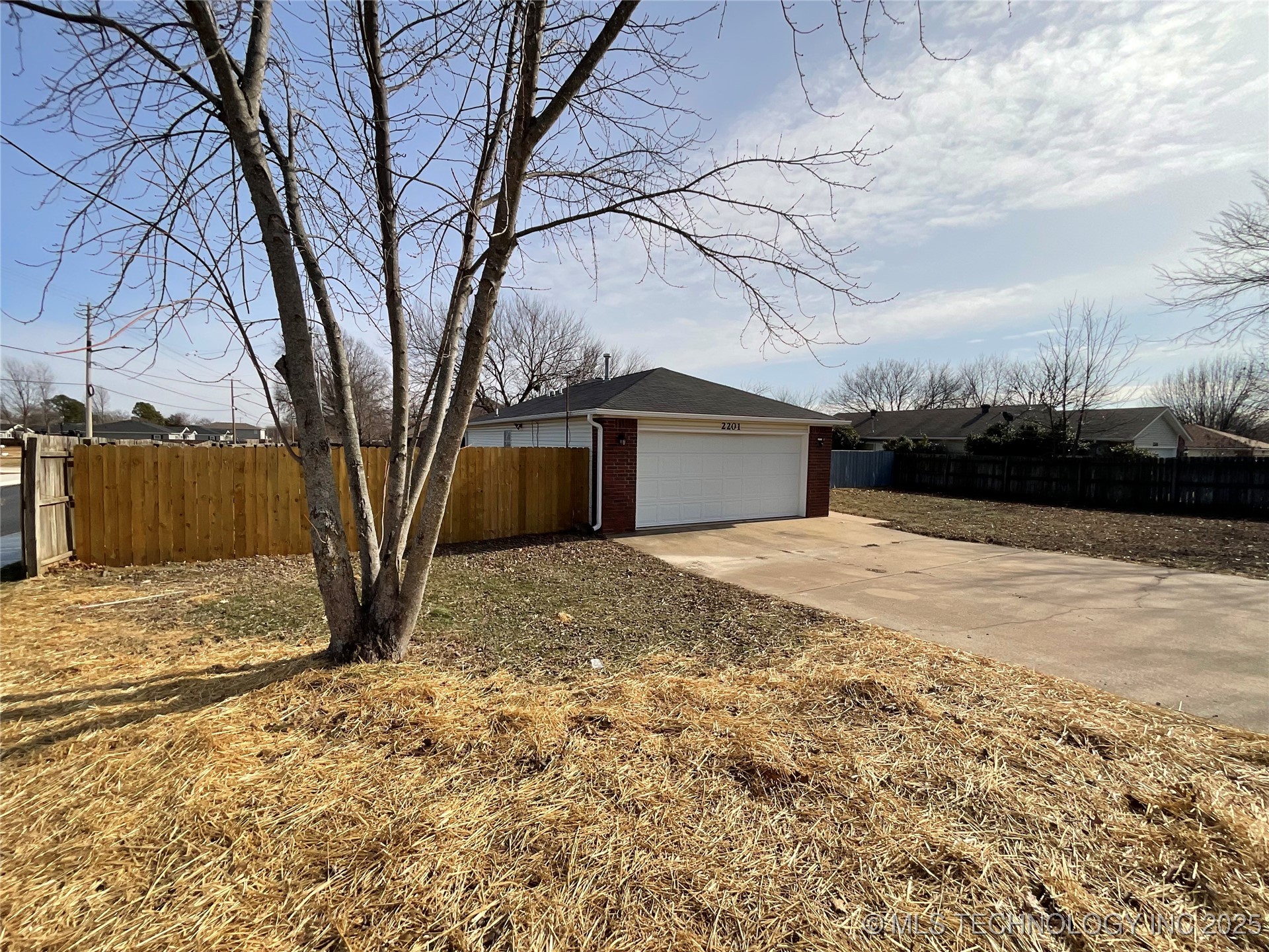 2201 Chanel Street Property Photo 29