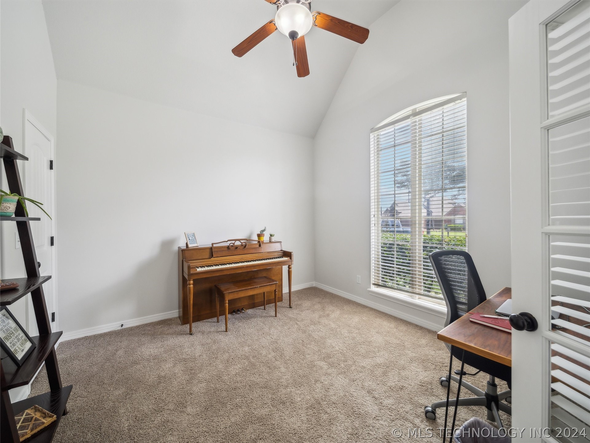 16405 E 50th Street Property Photo 4