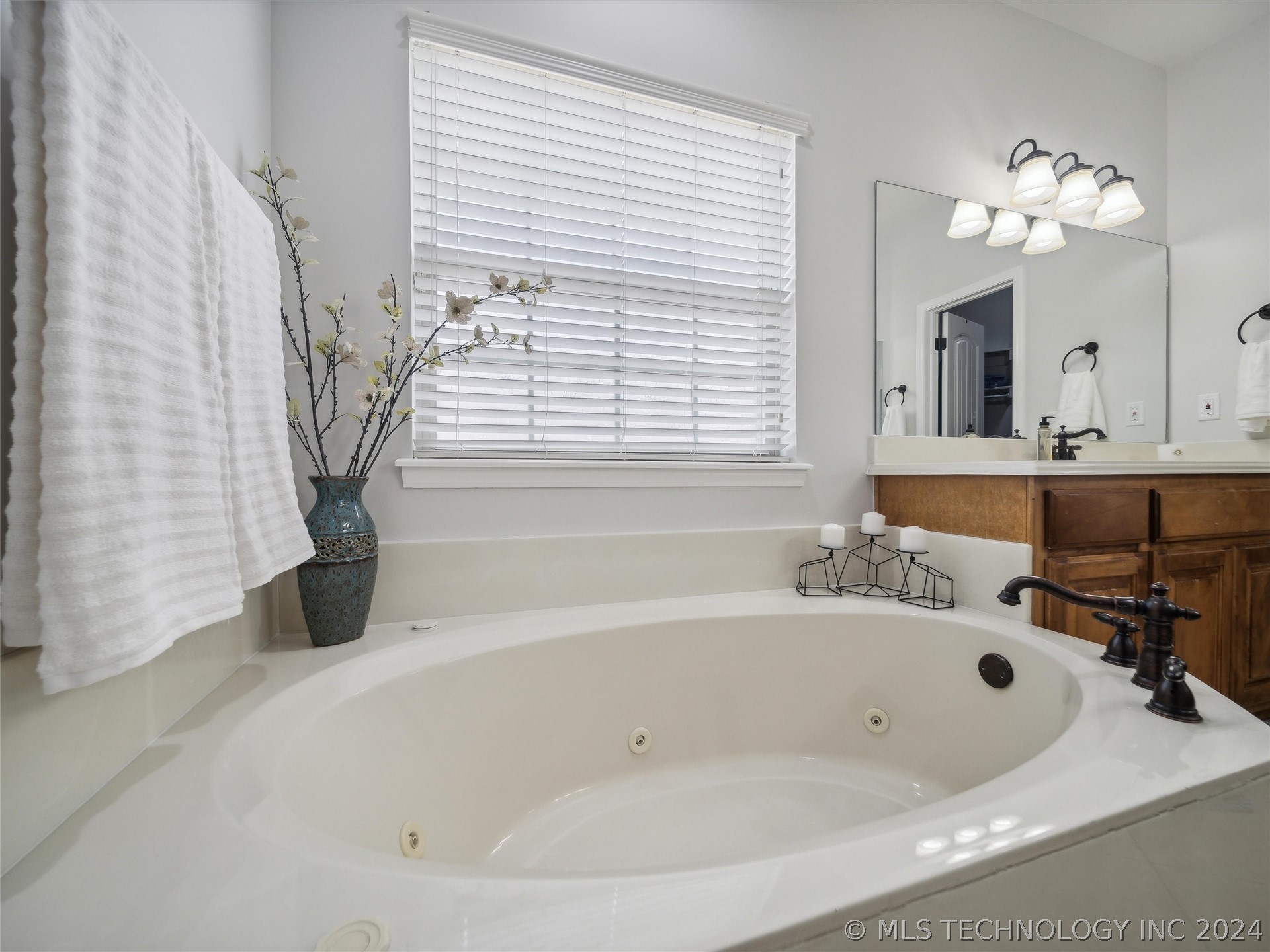 16405 E 50th Street Property Photo 23