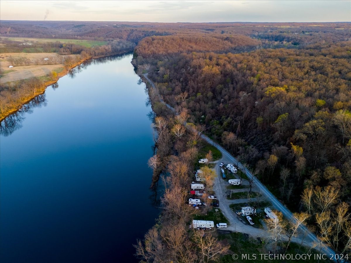 9596 N 447 Road Property Photo 4