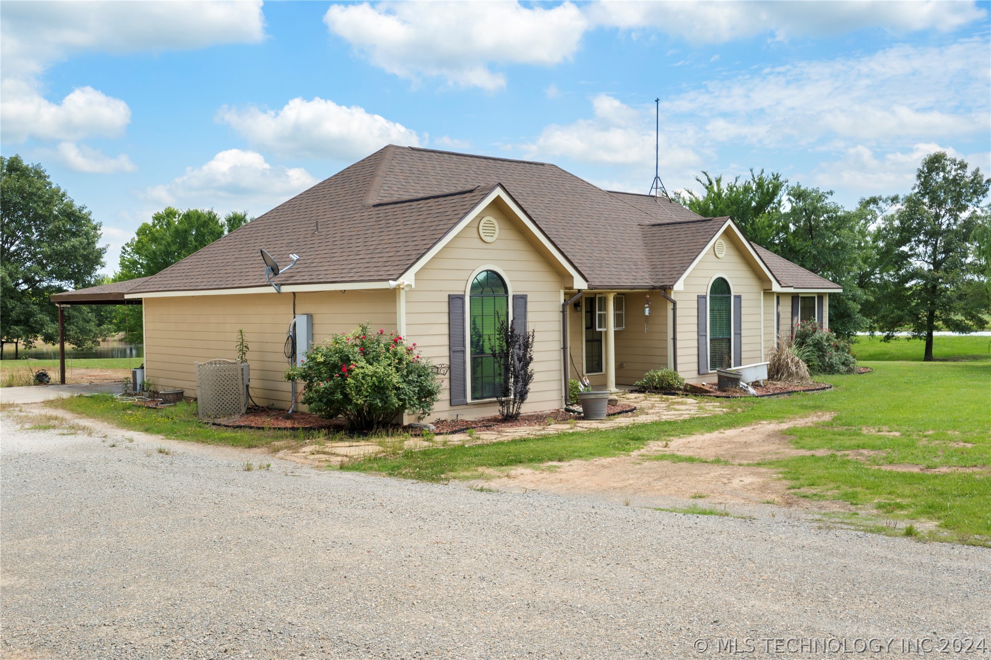 5764 S Carr Pen Property Photo 3