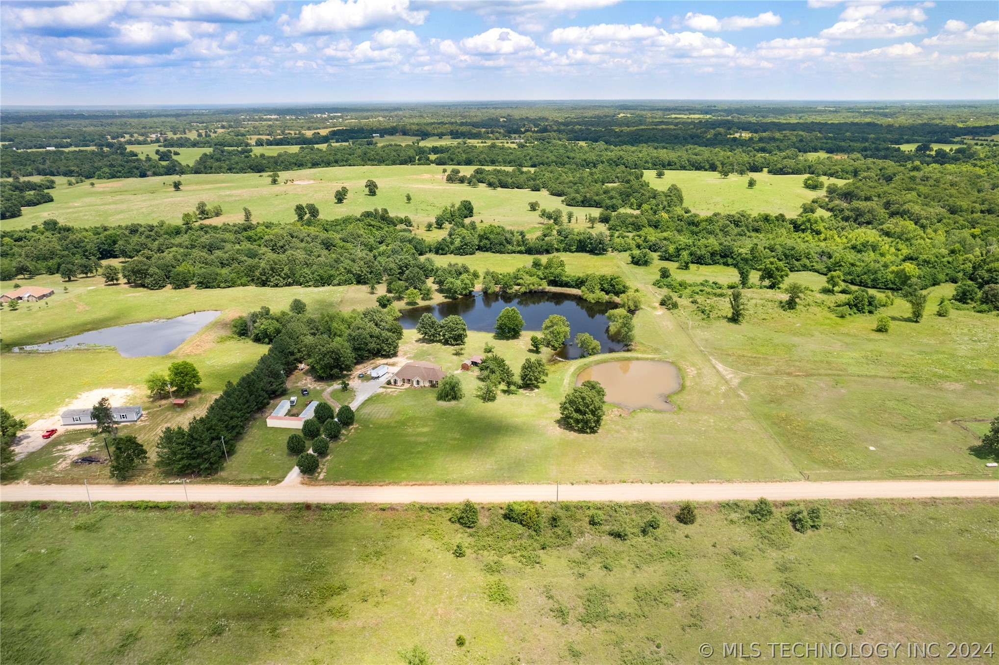 5764 S Carr Pen Property Photo 4