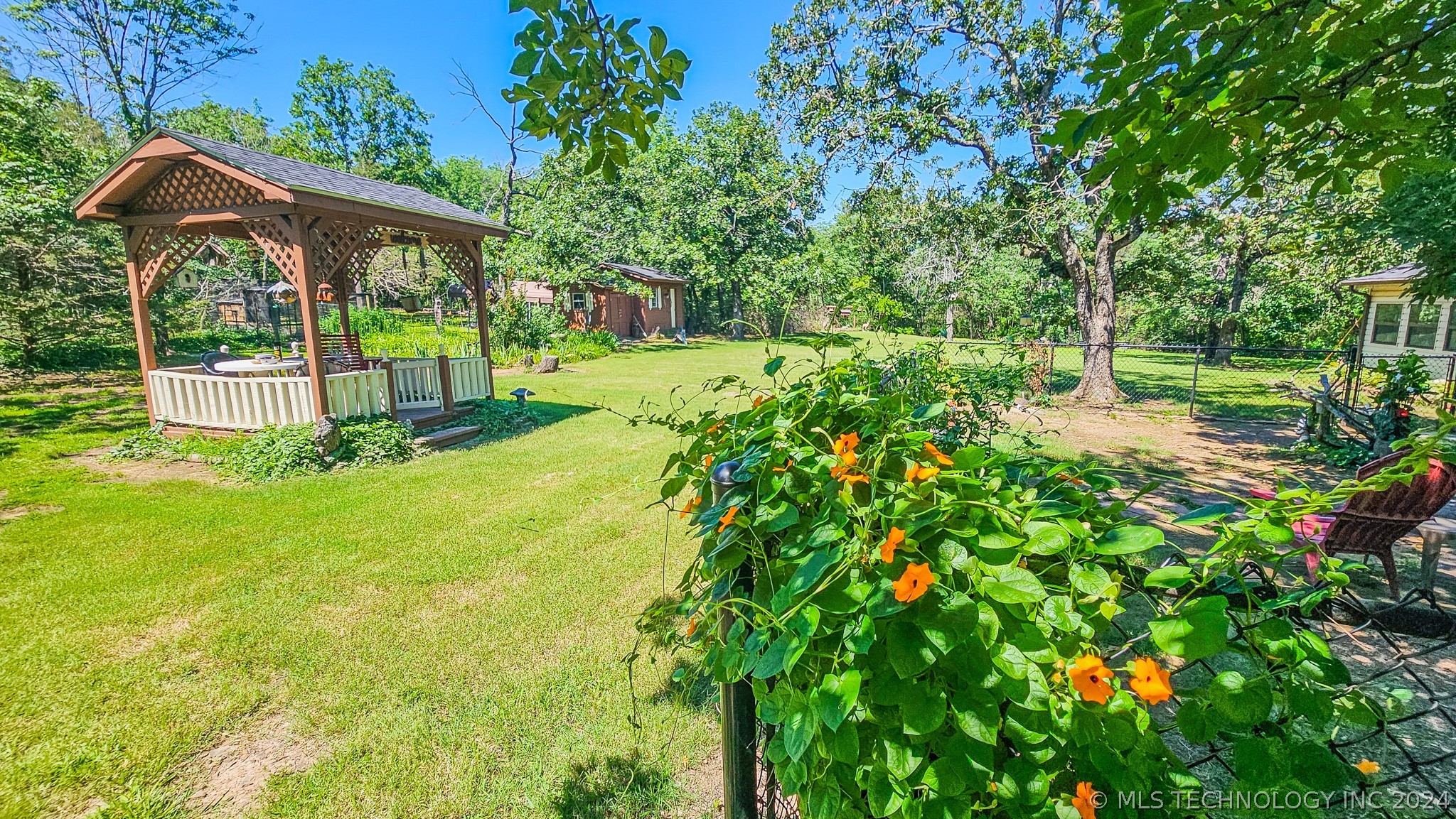 105 W Mockingbird Lane Property Photo 9