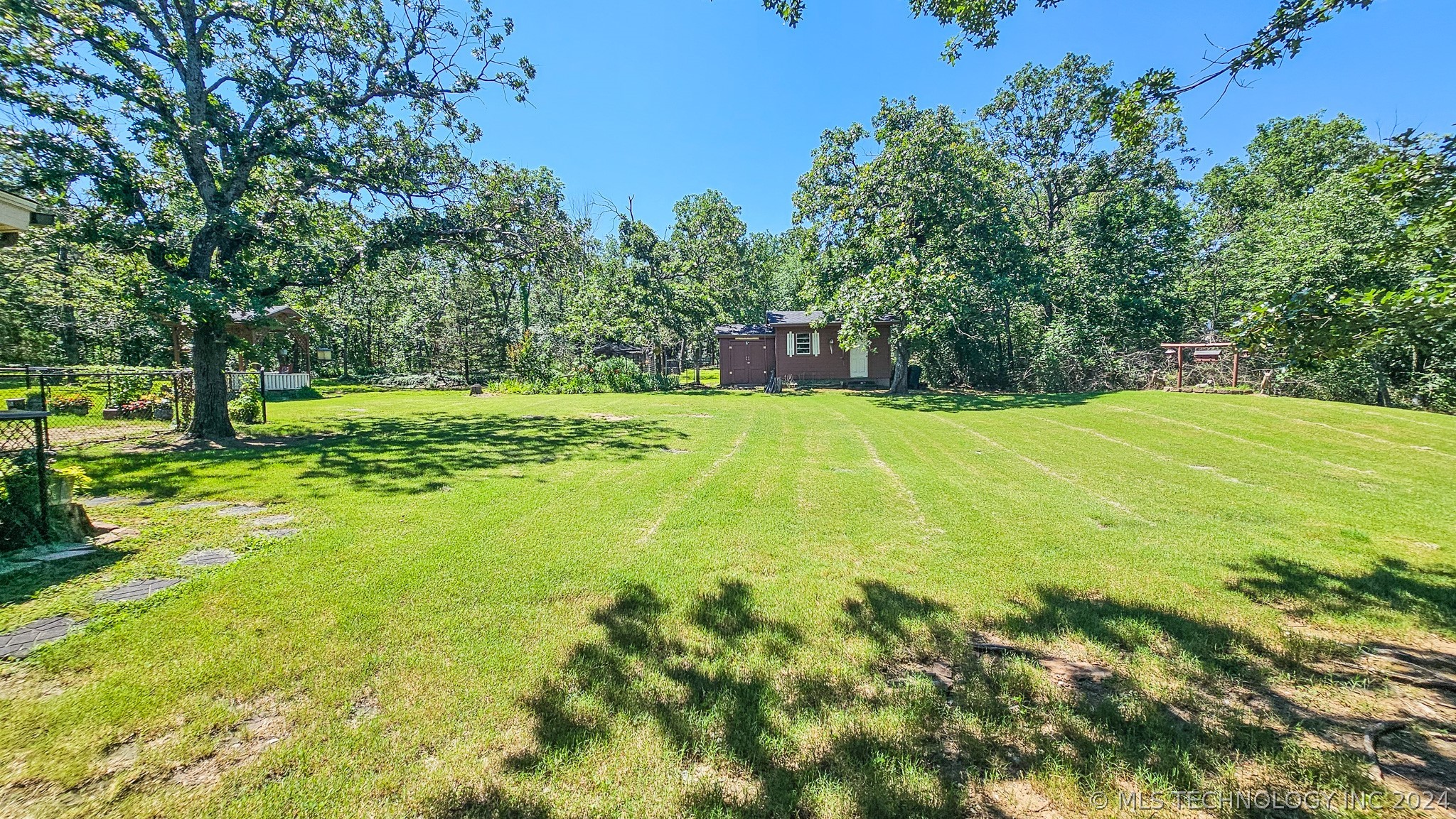 105 W Mockingbird Lane Property Photo 14