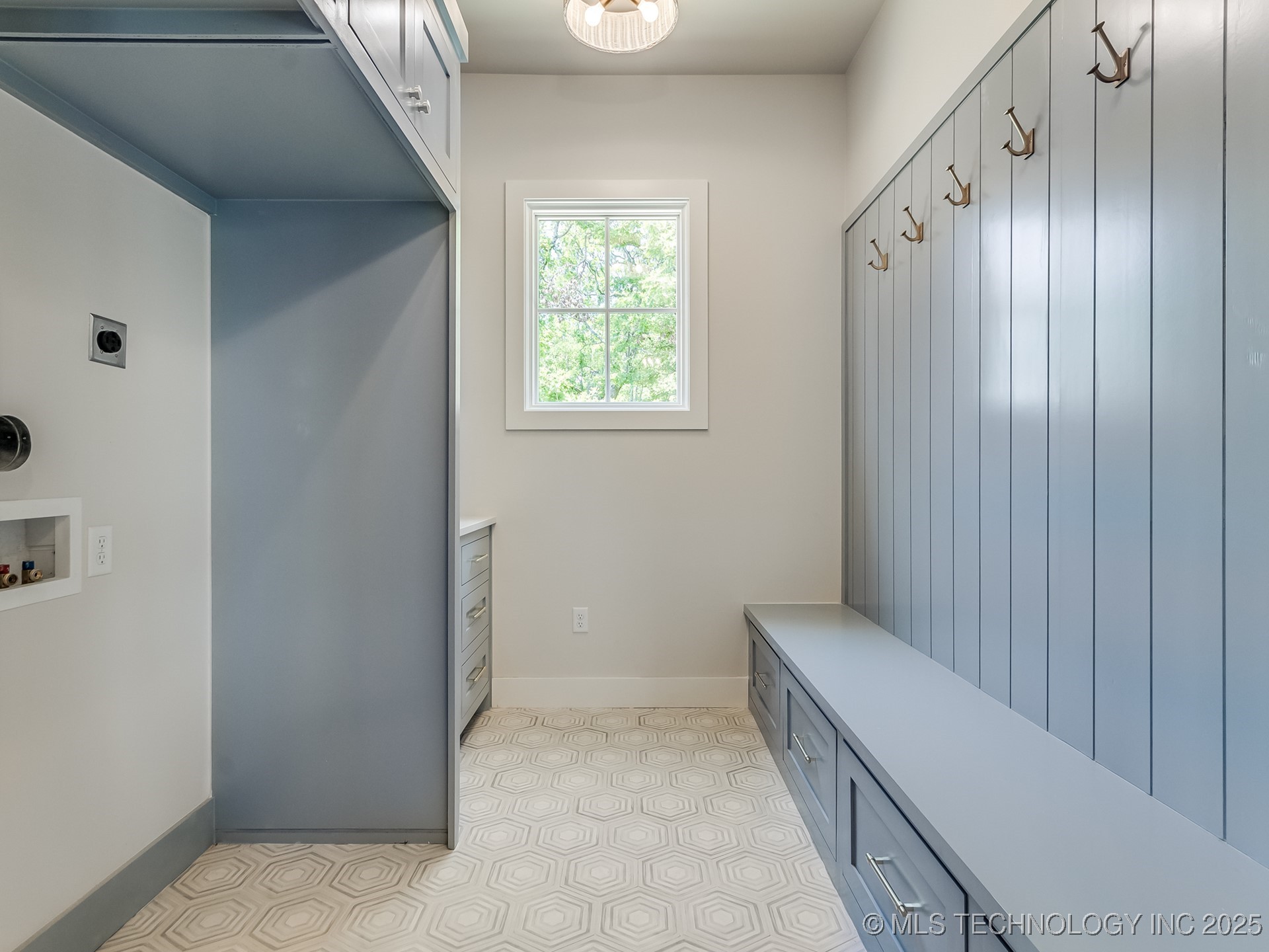 108 Ridgeline Road Property Photo 28