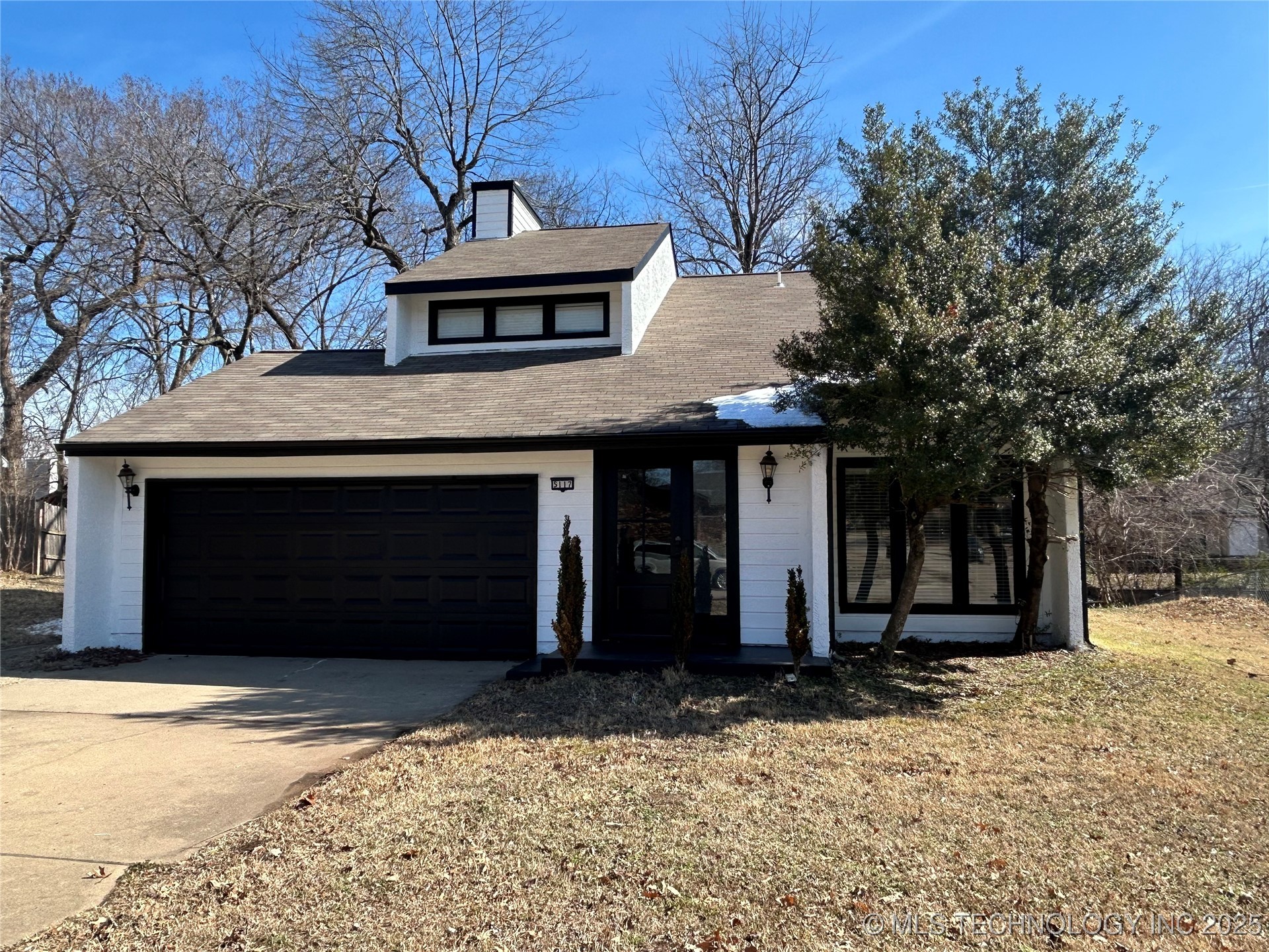 5117 S Lions Avenue Property Photo 2