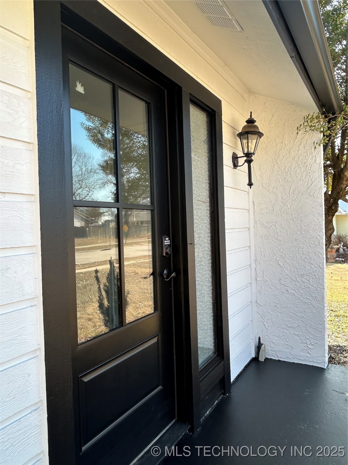5117 S Lions Avenue Property Photo 4