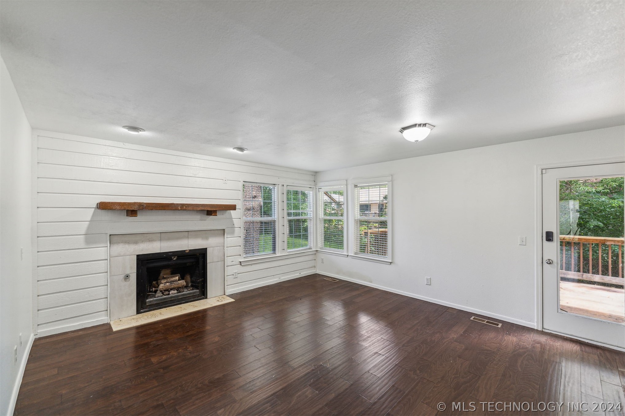 5117 S Lions Avenue Property Photo 9