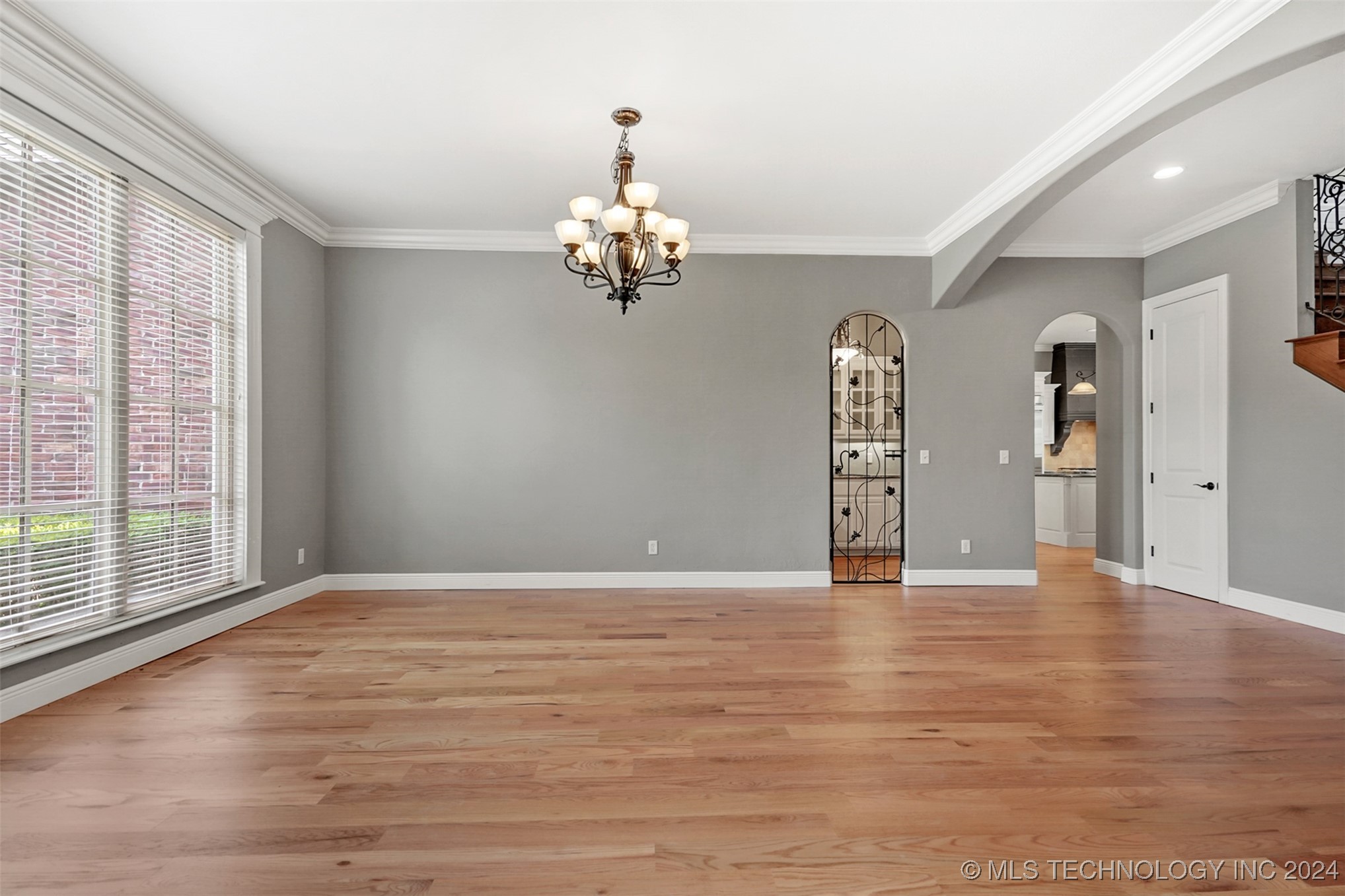 11318 S College Avenue Property Photo 12