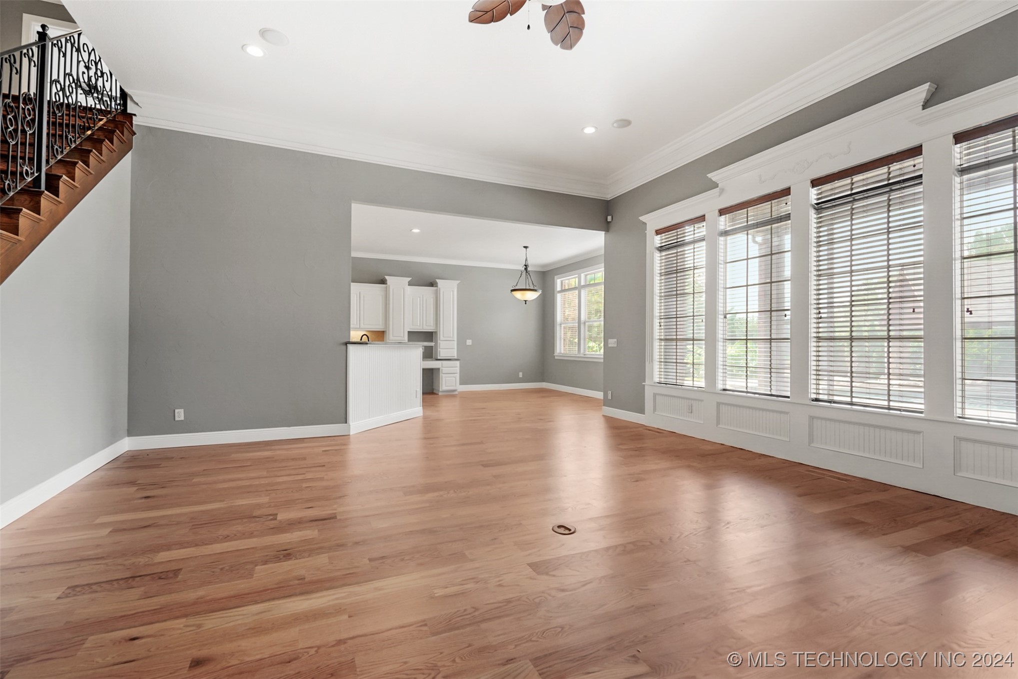 11318 S College Avenue Property Photo 14