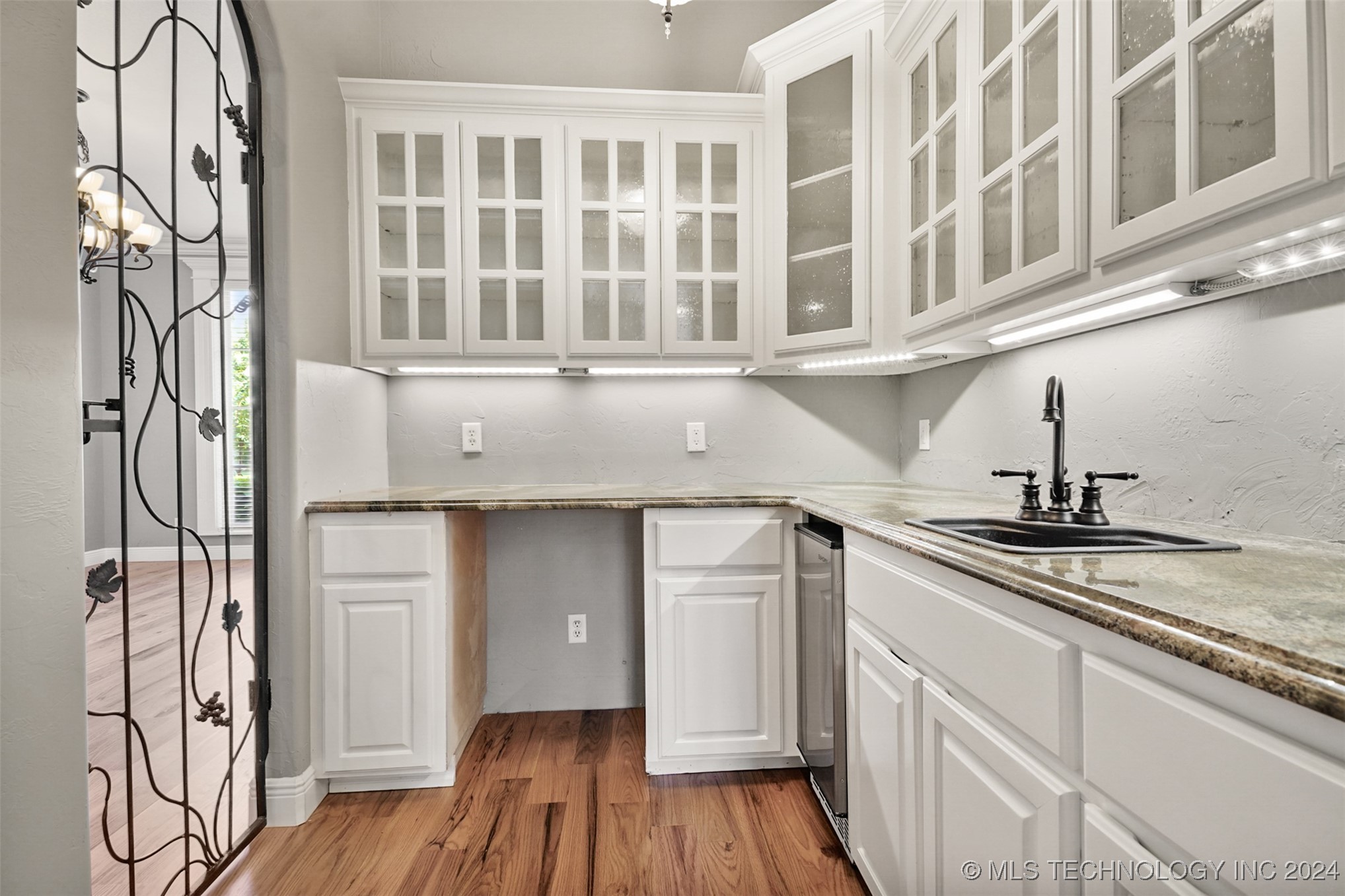 11318 S College Avenue Property Photo 24