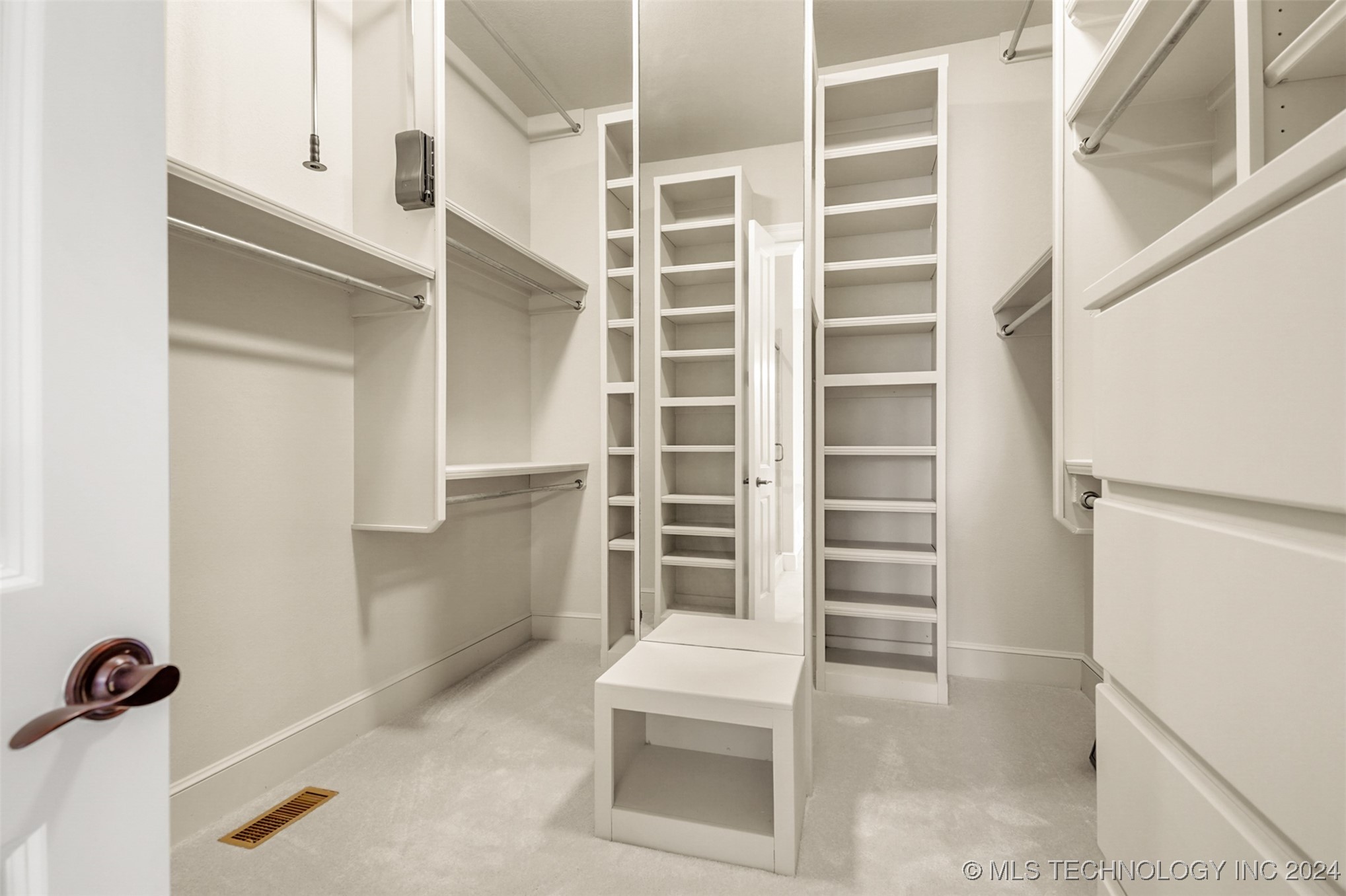 11318 S College Avenue Property Photo 31