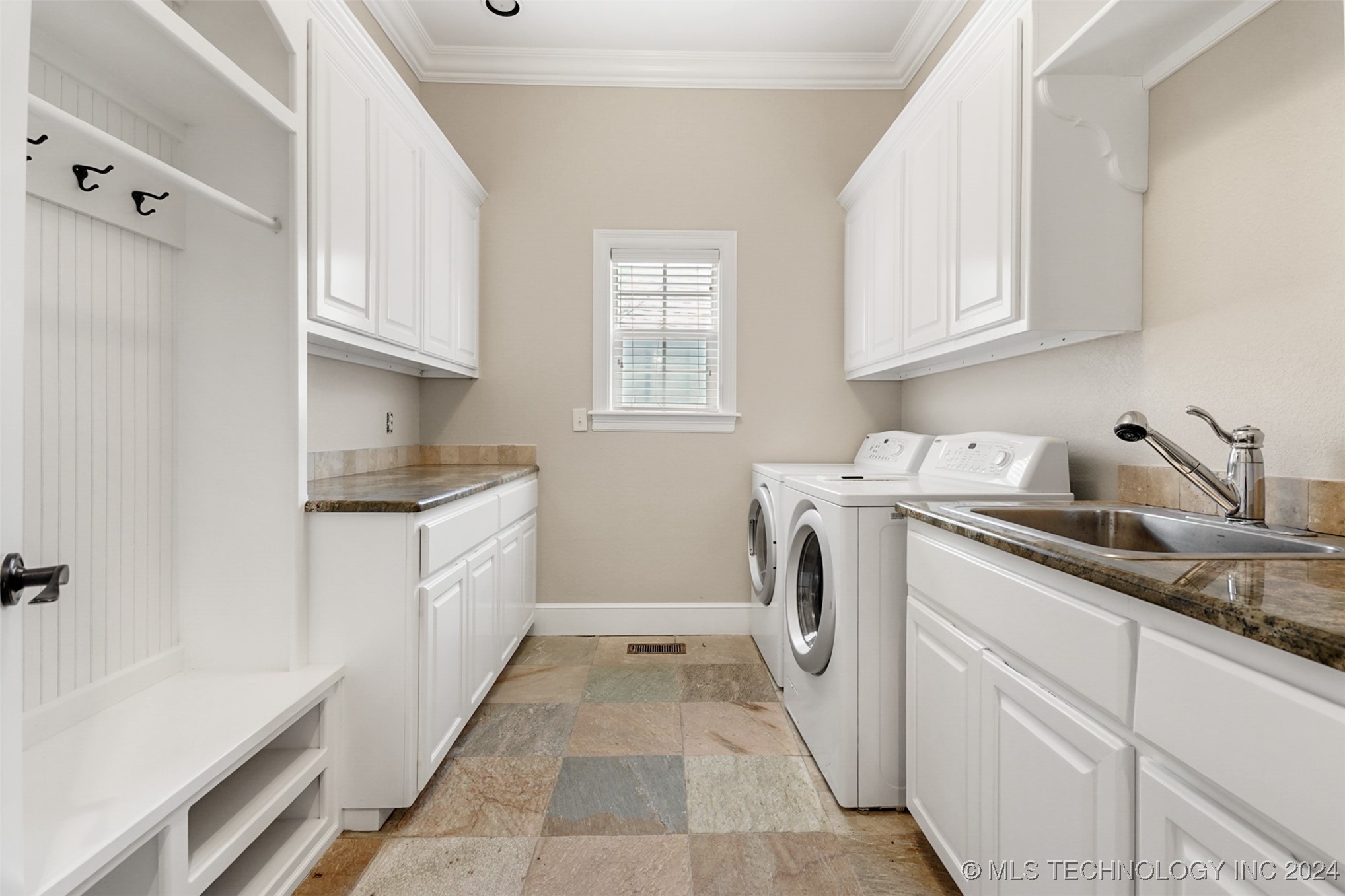 11318 S College Avenue Property Photo 35