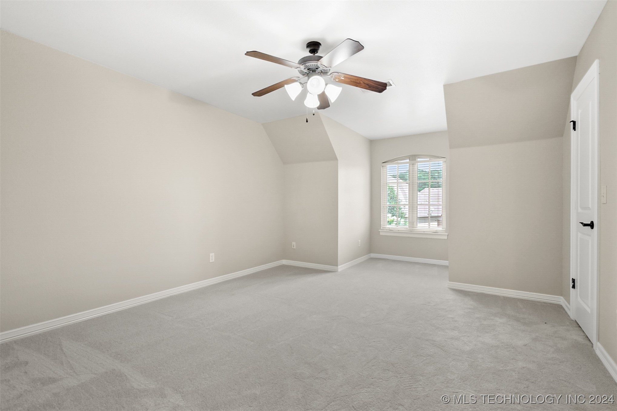 11318 S College Avenue Property Photo 40