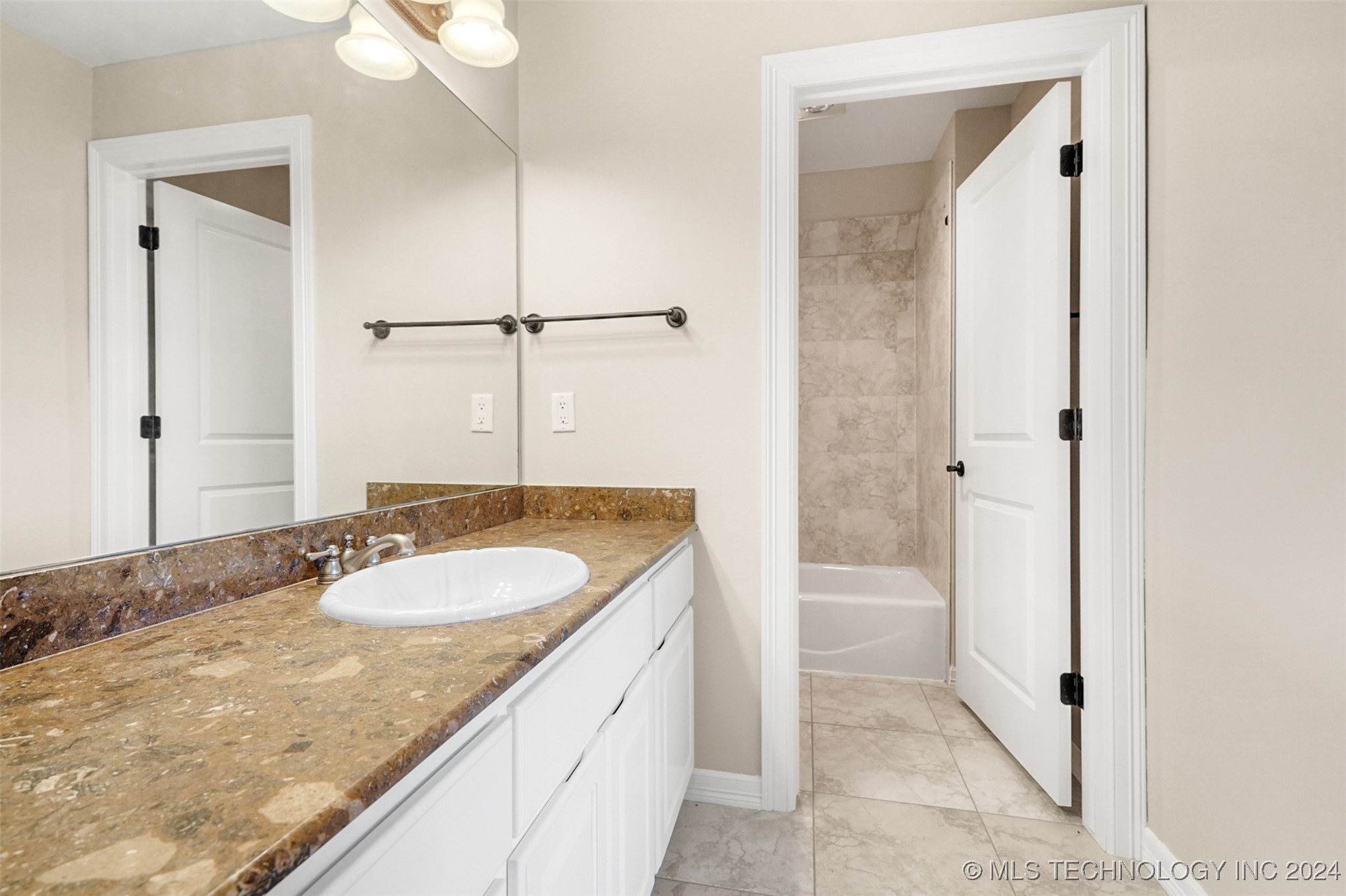11318 S College Avenue Property Photo 45