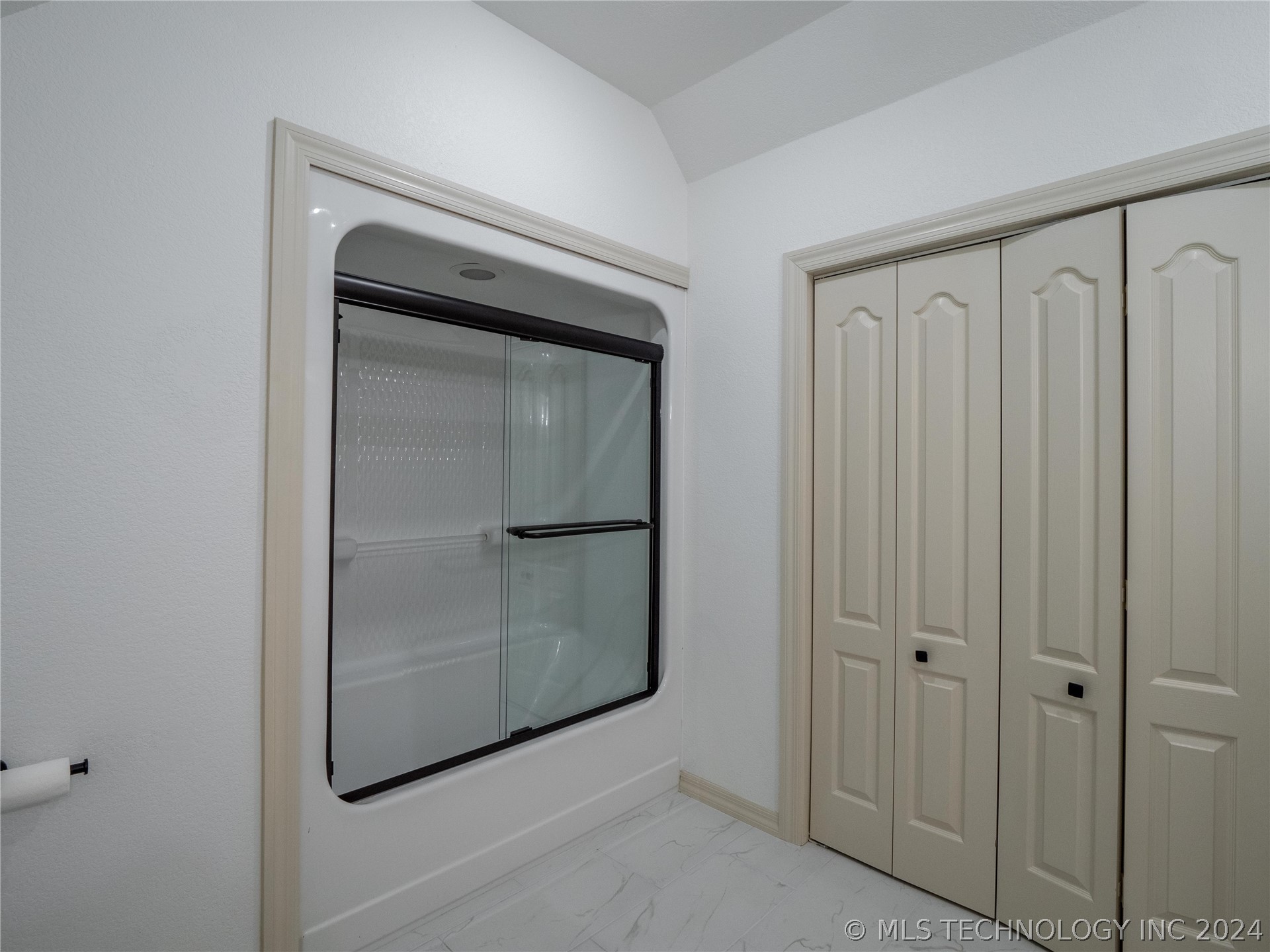 5 Karen Property Photo 41