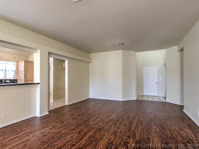 1524 S Narcissus Place Property Photo 5