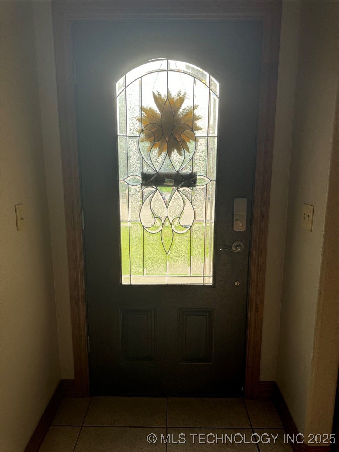 831 Sunset Court Property Photo 3