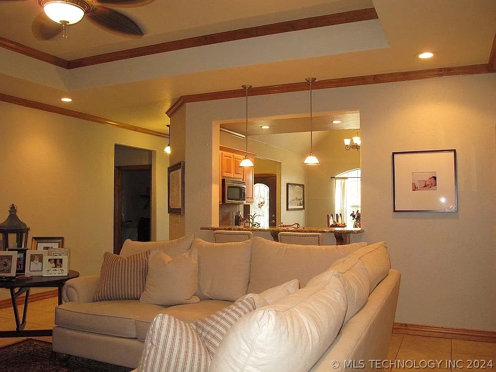 831 Sunset Court Property Photo 8