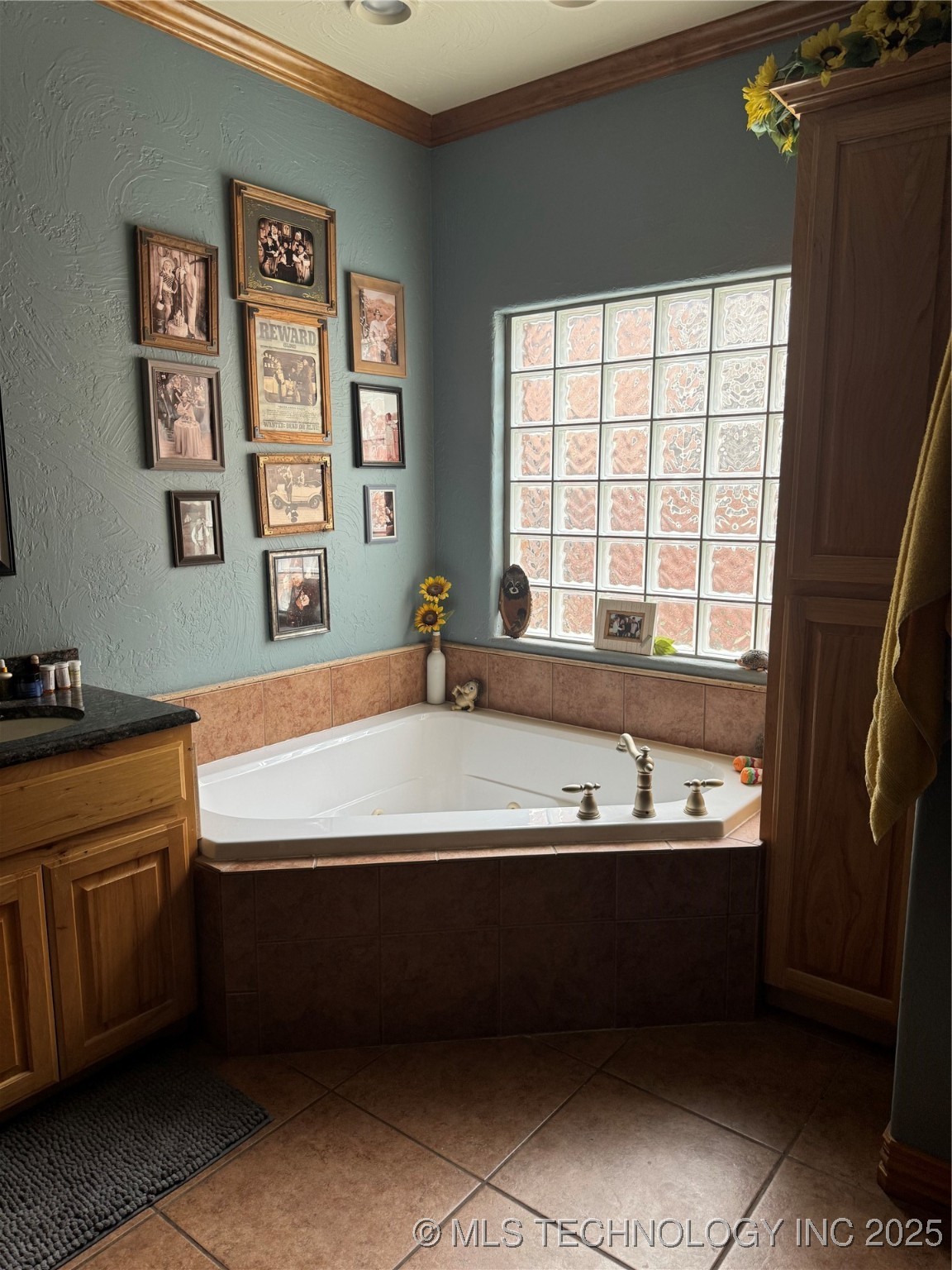 831 Sunset Court Property Photo 10