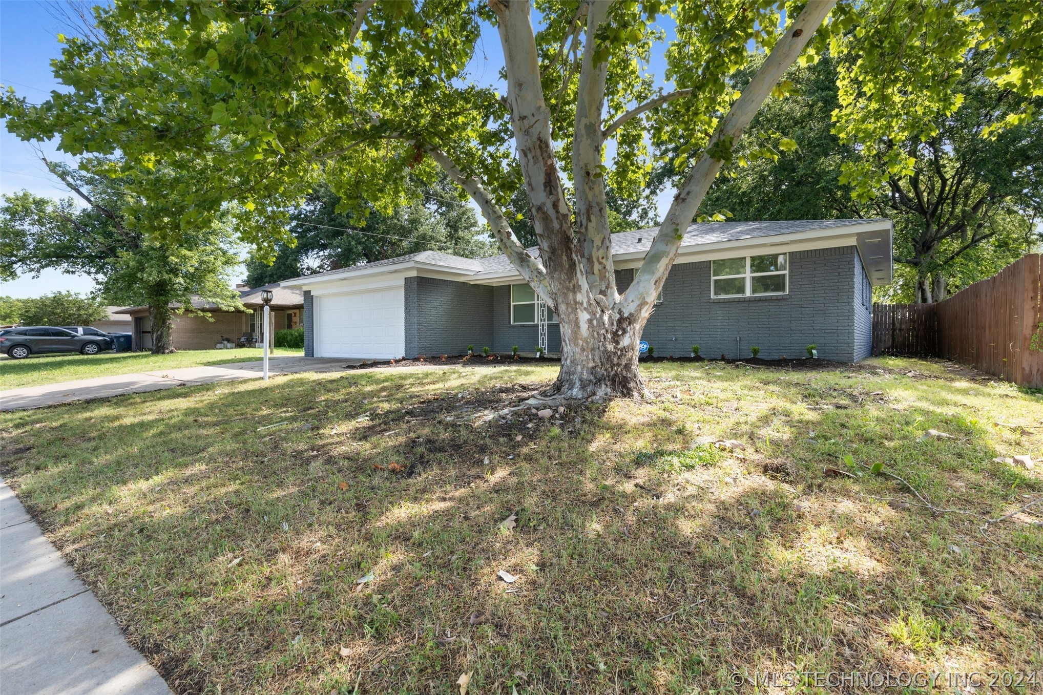 3859 S 88th East Avenue Property Photo 2
