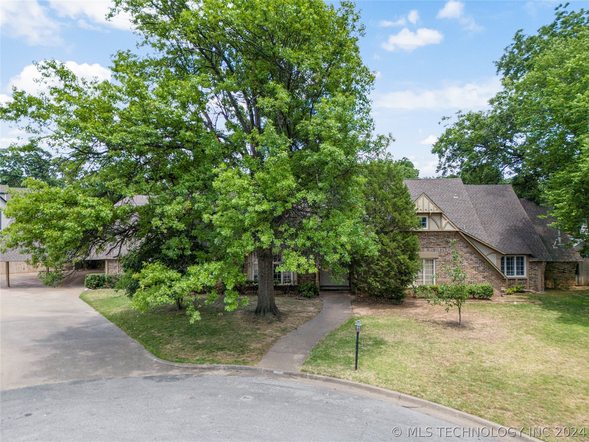 4717 S Atlanta Place Property Photo 5