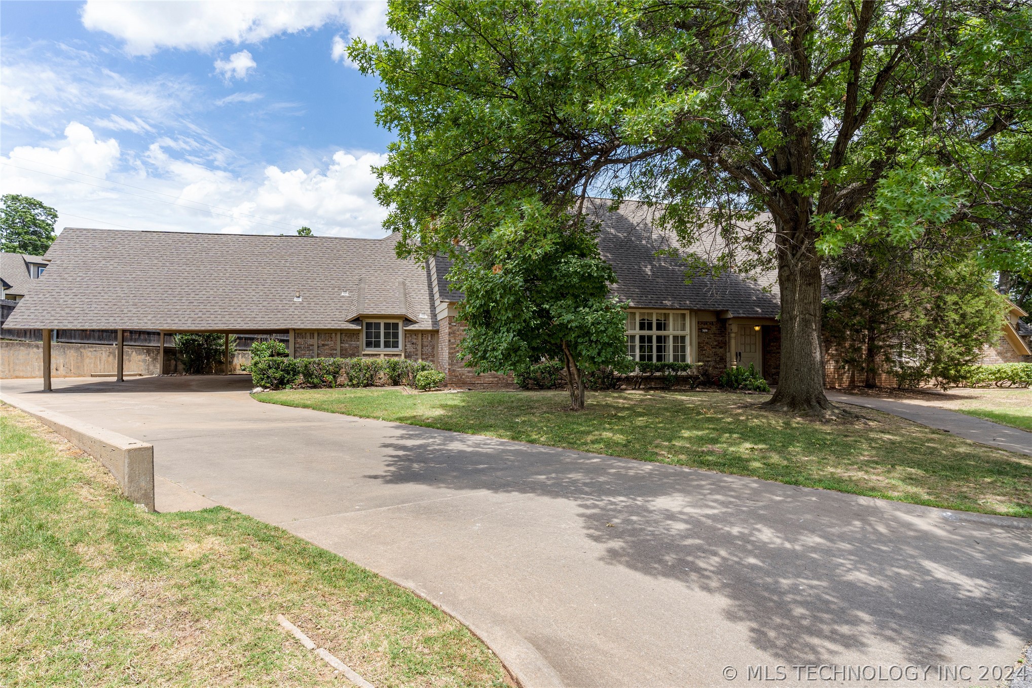 4717 S Atlanta Place Property Photo 7